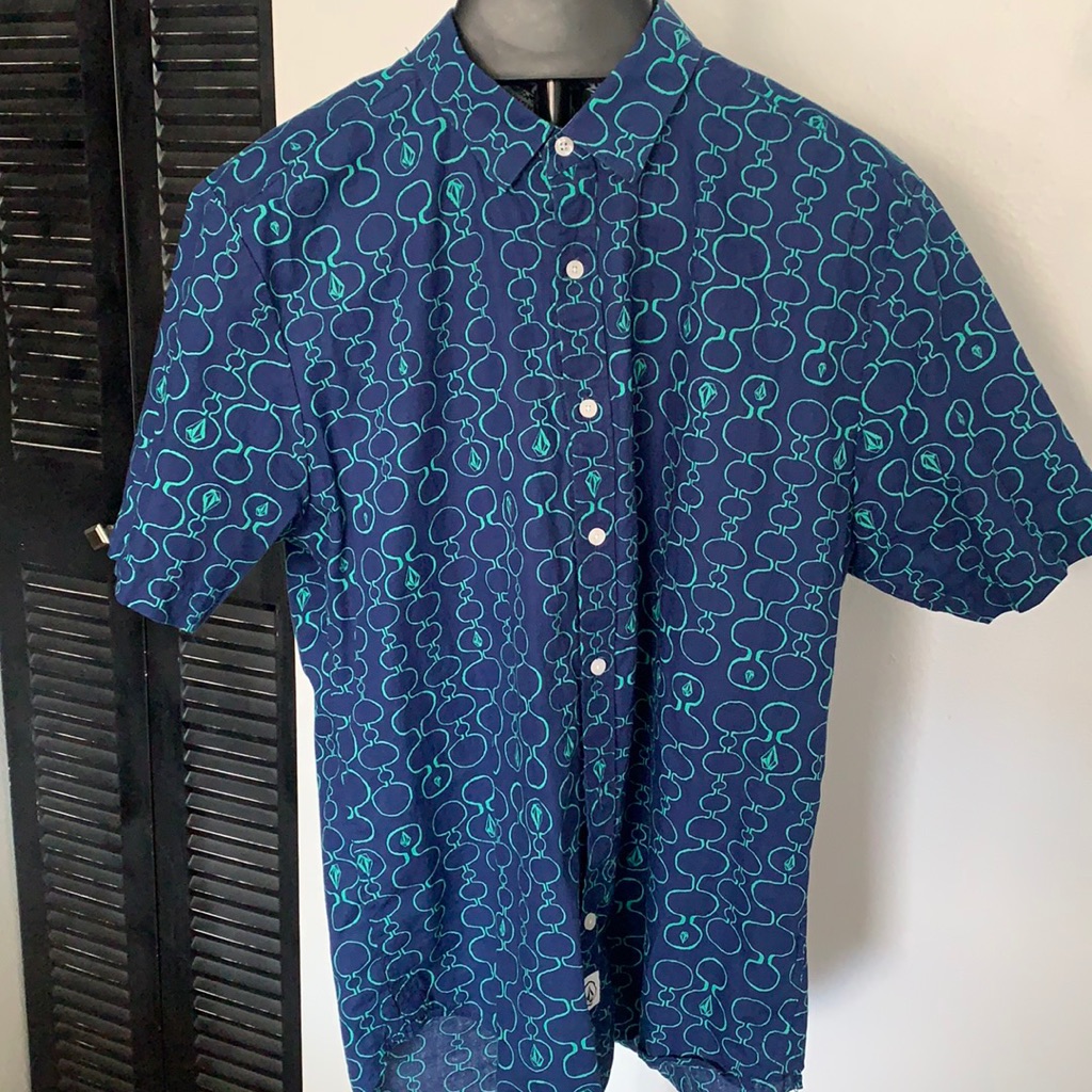 Volcom Wavy Print Button Down